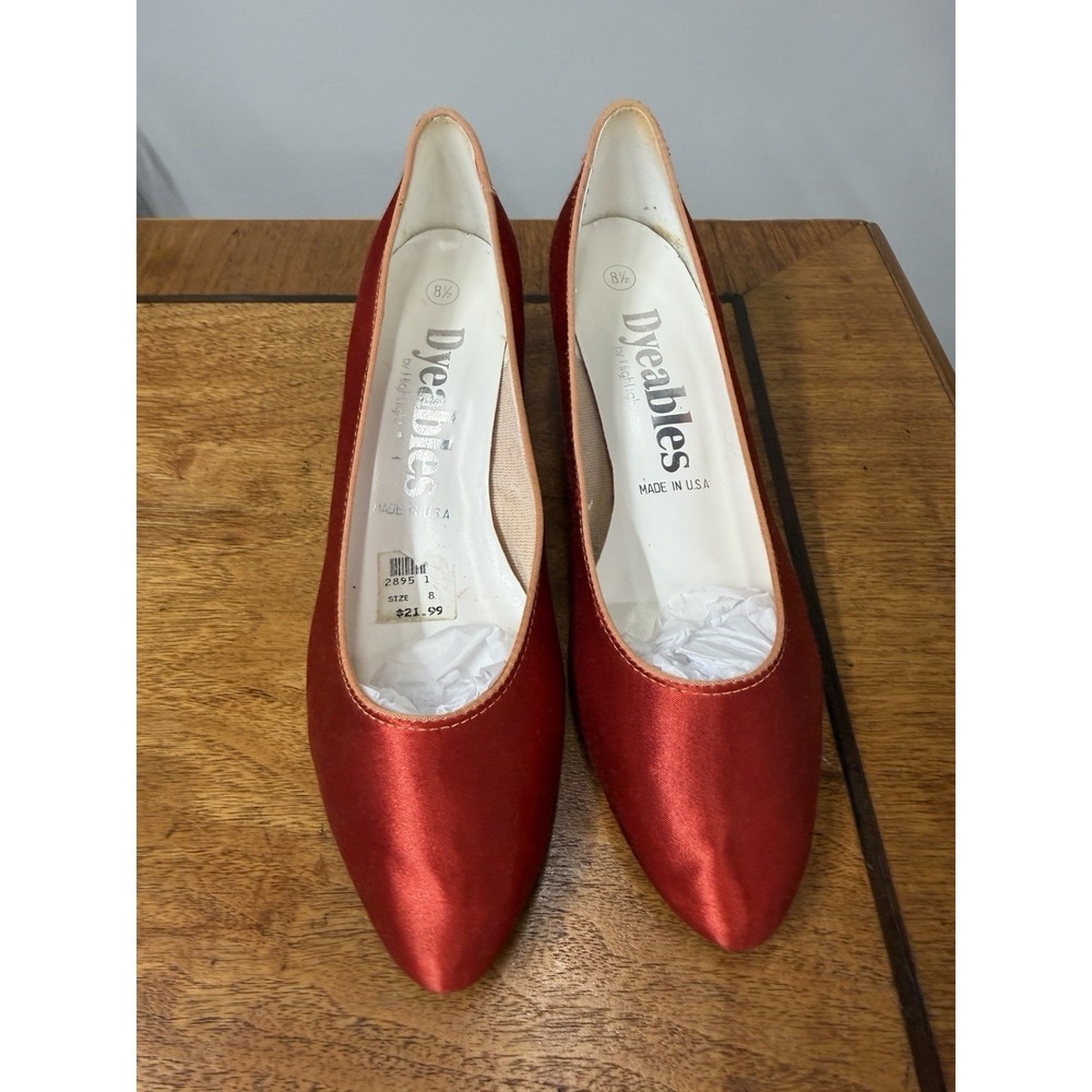 Vtg Dyeables 8 Ruby Red  Slippers Silk Formal 2" Heel Pump Shoes Wicked Dorthy
